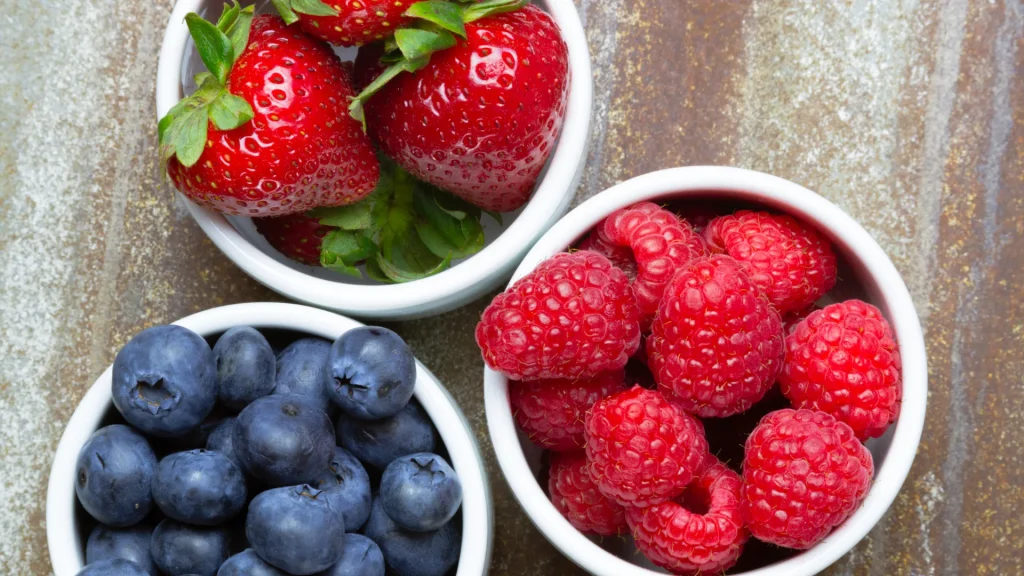 healthy travel tips - keep energy levels up by eating berries