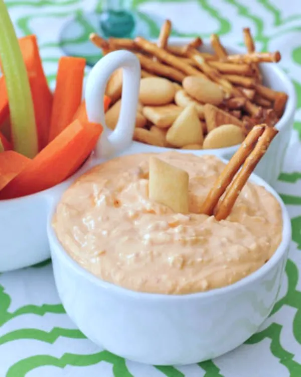 roasted red pepper healthy goat cheese dip as a cream cheese alternative 